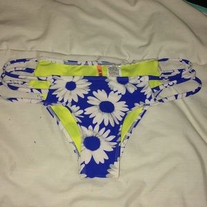 daisy bikini bottoms